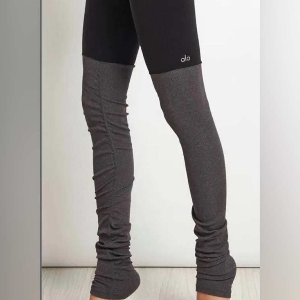 ALO Yoga Black and Gray Leggings~Goddess